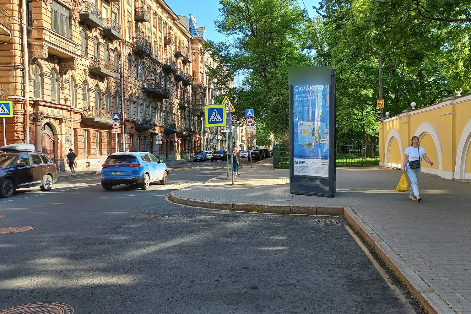 Фотография рекламного носителя, тип: Пиллар 3x1.4, адрес: Таврическая ул., д.35 Х Тверская ул., Санкт-Петербург, Россия. Сторона А №541022