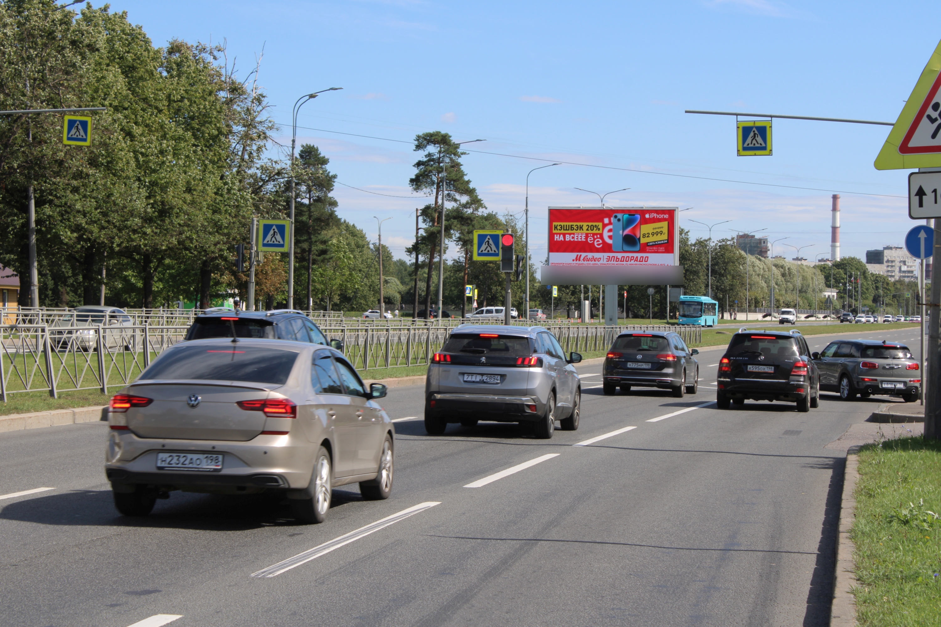 Фотография рекламного носителя, тип: Билборд 3x6, адрес: Непокорённых пр-т. Х Амурская ул., д.2, Санкт-Петербург, Россия. Сторона А1 №684128