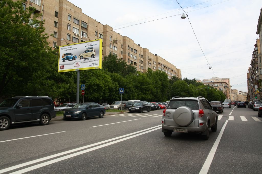 Фотография рекламного носителя, тип: Билборд 3x6, адрес: Плющиха ул. Х 1-ый Тружениковый пер., д.47, Москва, Россия. Сторона В №93154