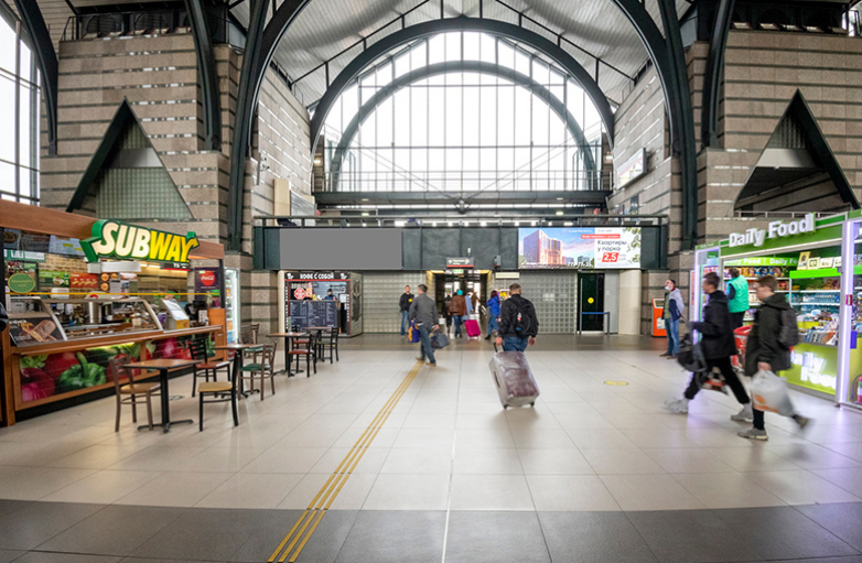 Фотография рекламного носителя, тип: Лайтбокс, адрес: ЖД вокзал «Ладожский», Заневский пр-т., д.73, Санкт-Петербург, Россия. Сторона/вариант А №991141