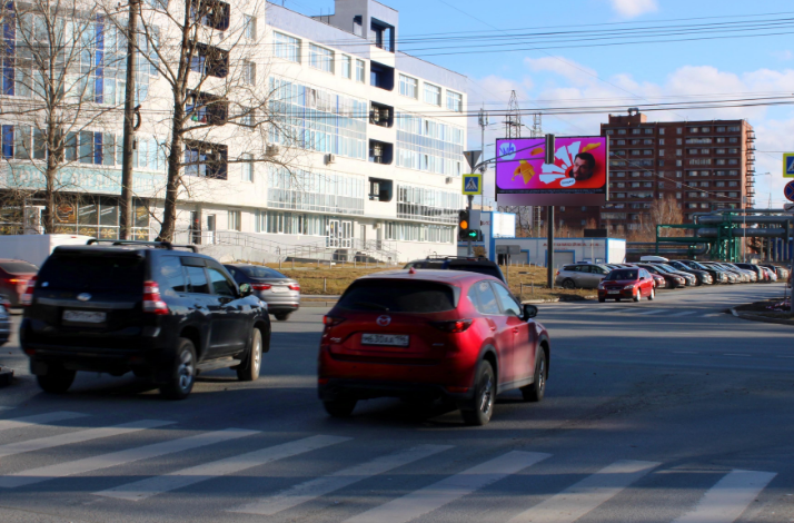 Фотография рекламного носителя, тип: Билборд 3x6, адрес: Краснолесье ул. X Амудсена ул., поз.2, Екатеринбург, Свердловская область, Россия. Сторона Б1 №1327873