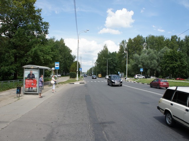Фотография рекламного носителя, тип: Остановка 1.8x1.2, адрес: Курчатова ул., д.32, Обнинск, Калужская область, Россия. Сторона B1-B5 №629516