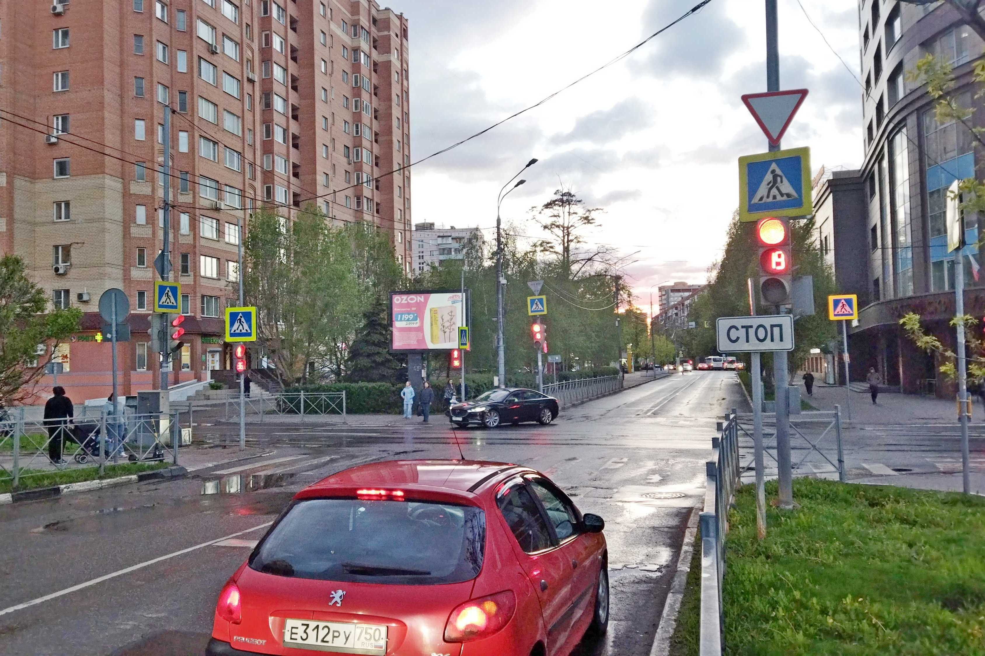 Фотография рекламного носителя, тип: Ситиборд 2.7x3.7, адрес: Веры Волошиной ул., д.9/24, Мытищи, Московская область, Россия. Сторона B1-B5 №812952