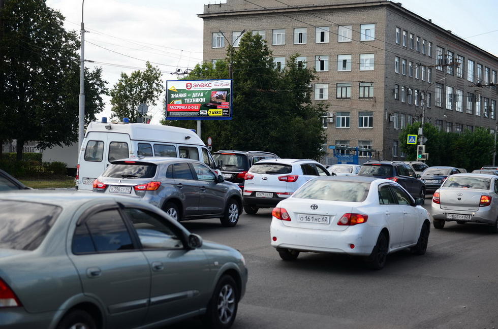 Фотография рекламного носителя, тип: Билборд 3x6, адрес: Циолковского ул. Х Горького ул., Рязань, Рязанская область, Россия. Сторона Б №156701