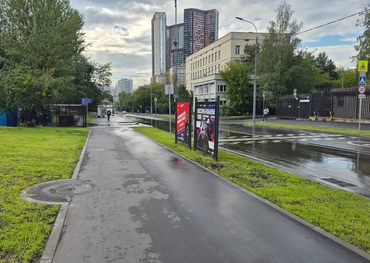 Фотография рекламного носителя, тип: Афиша 1.75x1.8, адрес: Бутлерова ул., д.10, стенд 2, Москва, Россия. Сторона B №886583