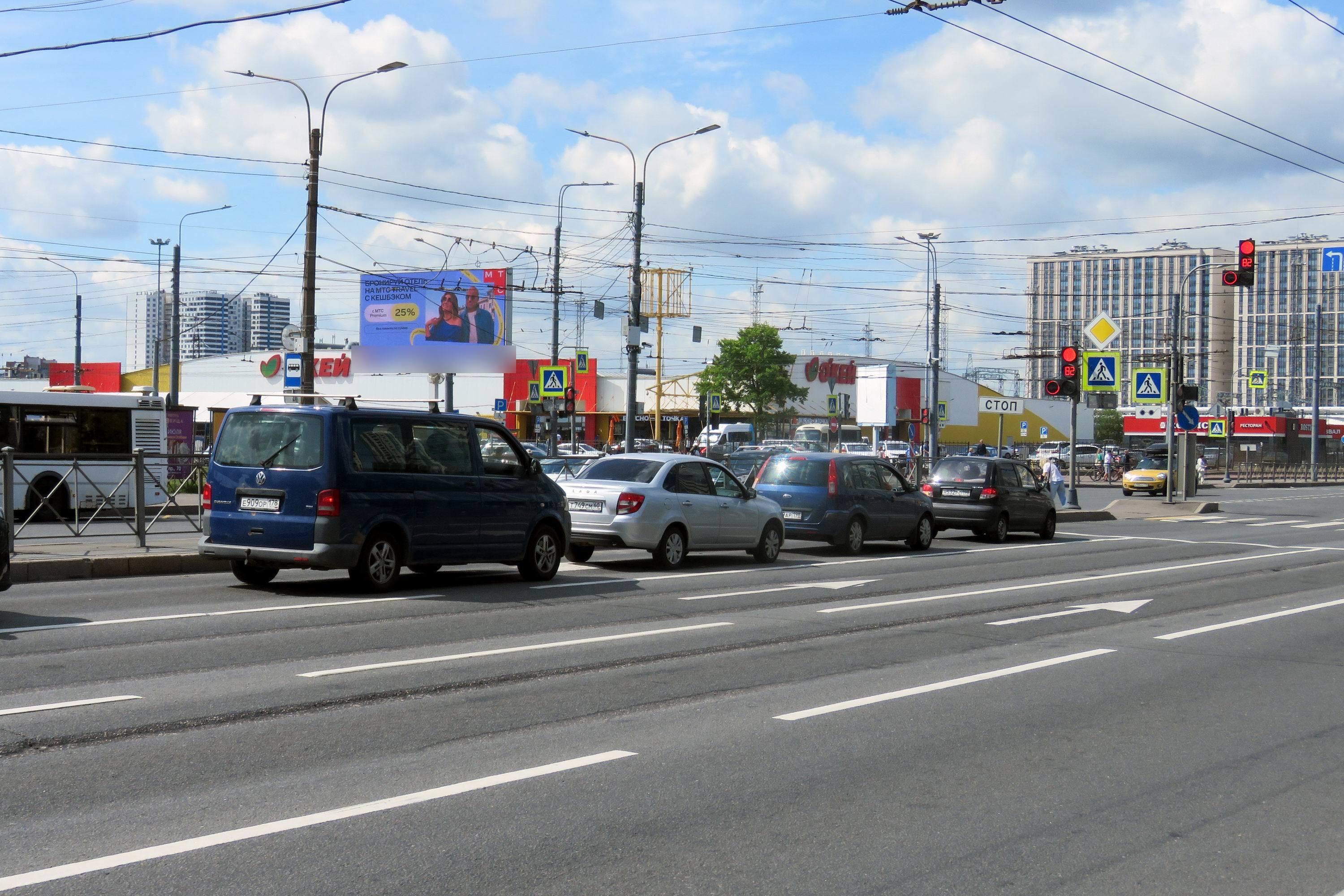 Фотография рекламного носителя, тип: Билборд 3x6, адрес: Типанова ул. Х Космонавтов пр-т., д.42, Санкт-Петербург, Россия. Сторона Б1 №701013