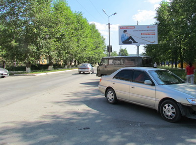 Фотография рекламного носителя, тип: Билборд 3x6, адрес: Медведева ул. Х Ленина ул., Верхний Тагил, Свердловская область, Россия. Сторона A №84786