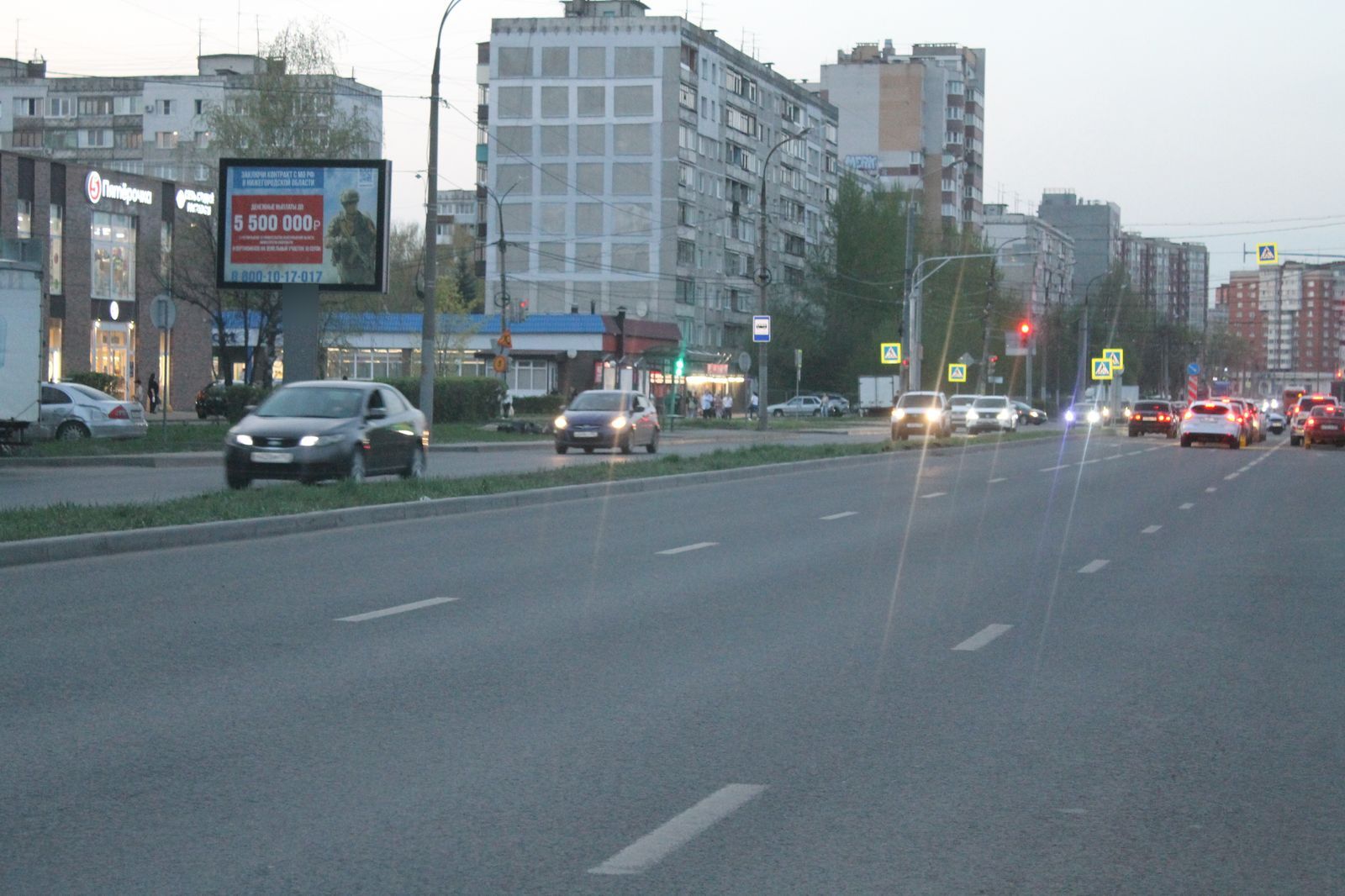 Фотография рекламного носителя, тип: Ситиборд 2.7x3.7, адрес: Краснодонцев ул., д.13, Нижний Новгород, Нижегородская область, Россия. Сторона B1-B5 №840131