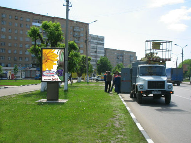 Фотография рекламного носителя, тип: Ситиформат 1.8x1.2, адрес: Ворошилова ул., д.146, Серпухов, Московская область, Россия. Сторона Б1-Б3 №261156