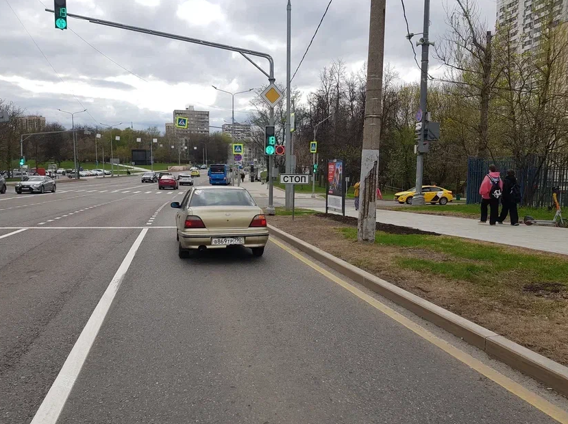 Фотография рекламного носителя, тип: Афиша 1.75x1.8, адрес: Одесская ул., д.6 X Каховка ул., стенд 1, Москва, Россия. Сторона A №887165