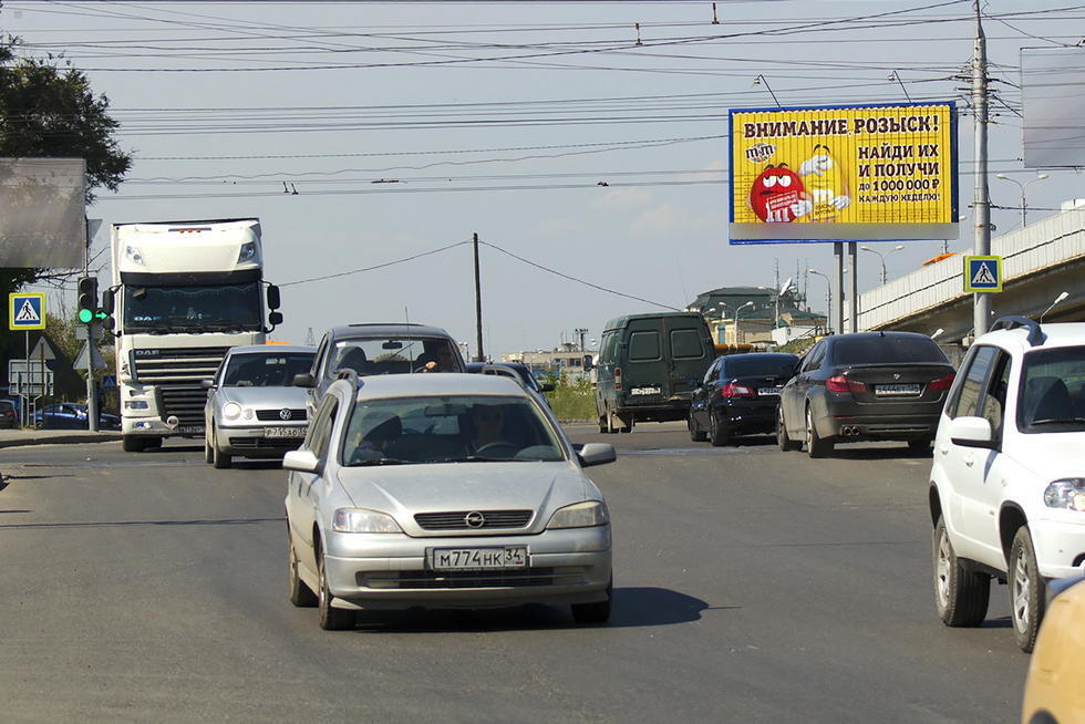 Фотография рекламного носителя, тип: Билборд 3x6, адрес: Землячки ул. Х Жукова пр-т., Волгоград, Волгоградская область, Россия. Сторона А1-A3 №337812