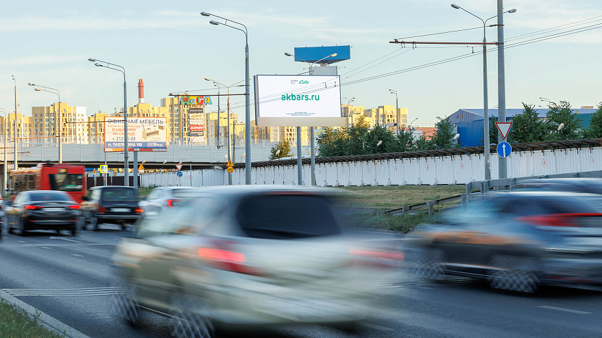 Фотография рекламного носителя, тип: Билборд 3x6, адрес: Победы пр-т. Х Сахарова ул., транспортная развязка, Казань, Республика Татарстан, Россия. Сторона A1-A10 №674438