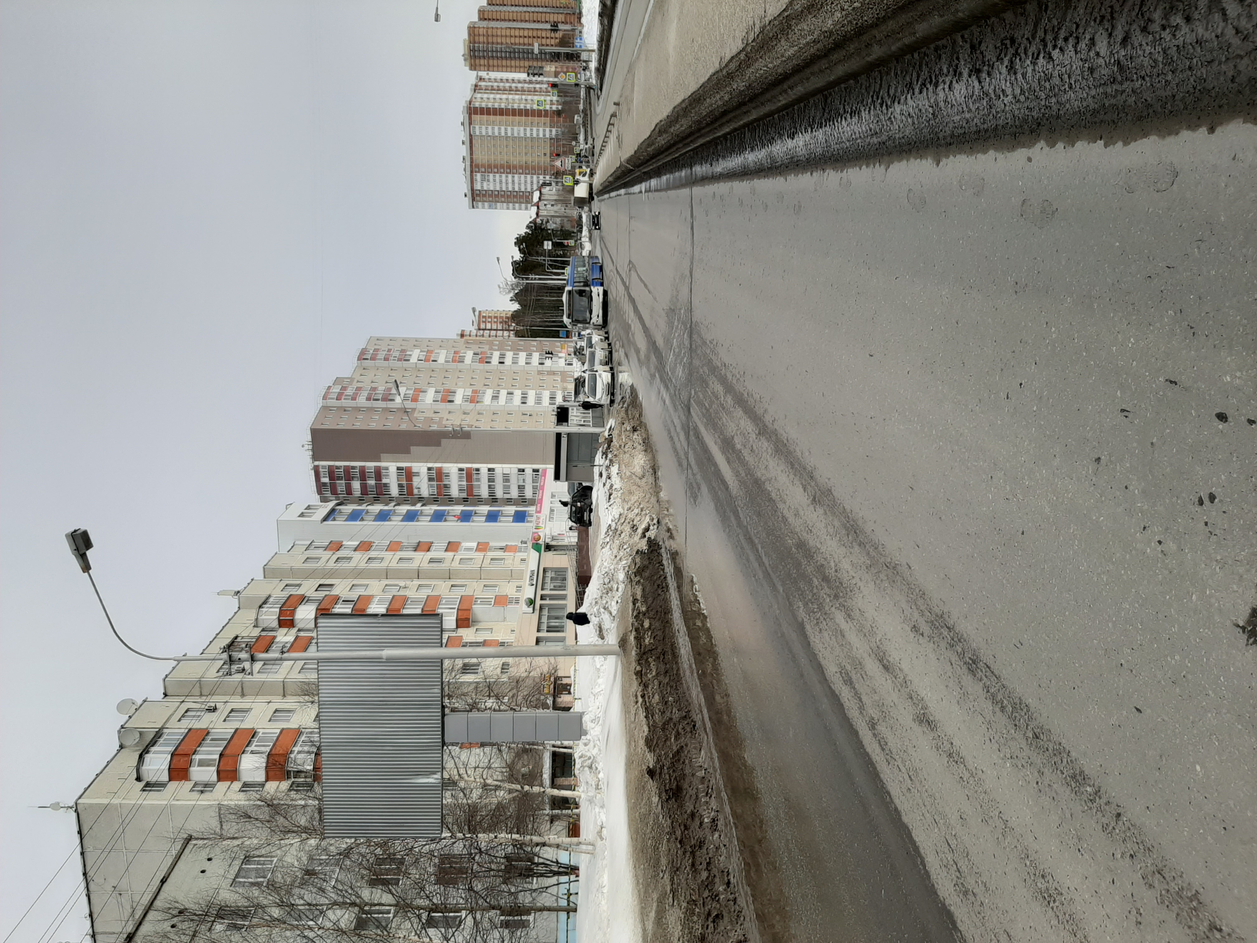 Фотография рекламного носителя, тип: Билборд 3x6, адрес: Крылова ул., гостиничный комплекс Медвежий угол, Сургут, Ханты-Мансийский автономный округ – Югра, Россия. Сторона Б №1338239