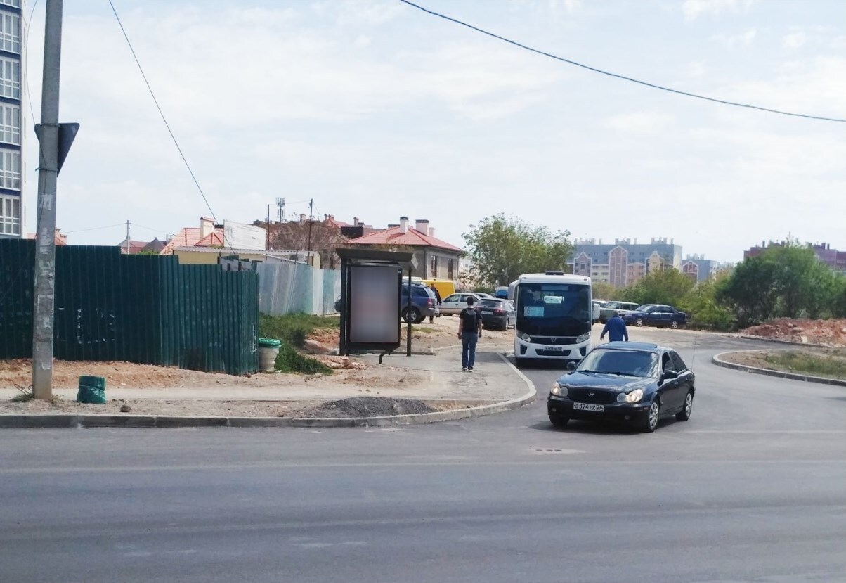 Фотография рекламного носителя, тип: Остановка 1.8x1.2, адрес: Александра Маринеско, ост. Улица Маринеско, кольцо, Севастополь, Россия. Сторона B1-B5 №873530