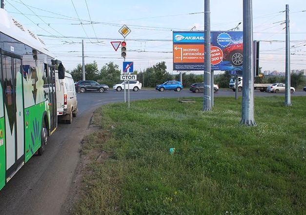 Фотография рекламного носителя, тип: Билборд 3x6, адрес: Комарова ул. Х Лукашевича ул., д.21в, Омск, Омская область, Россия. Сторона А №616953