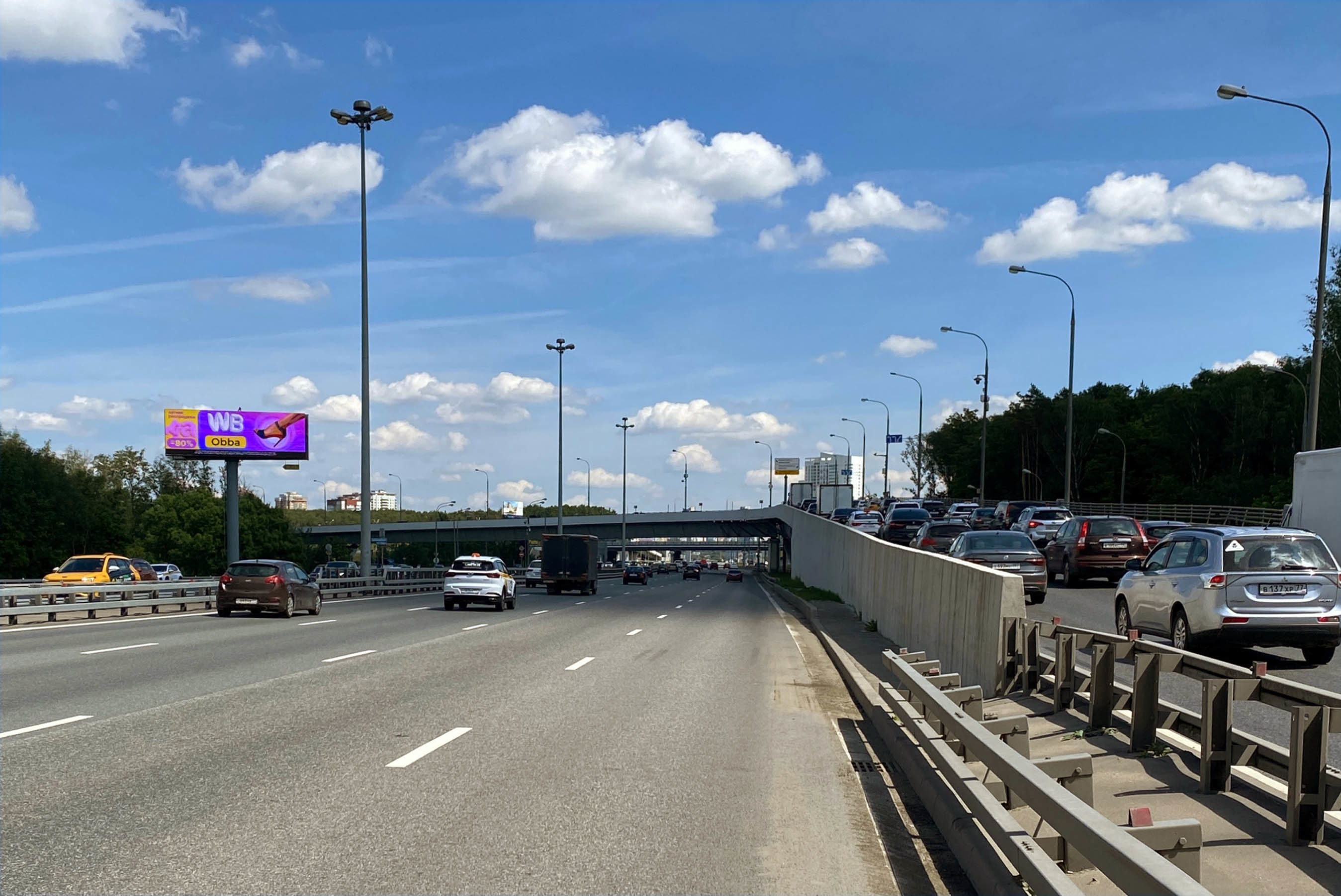 Фотография рекламного носителя, тип: Суперсайт 5x15, адрес: Киевское ш., 18 900м, Москва, Россия. Сторона Бh1-Бh4 №1338134