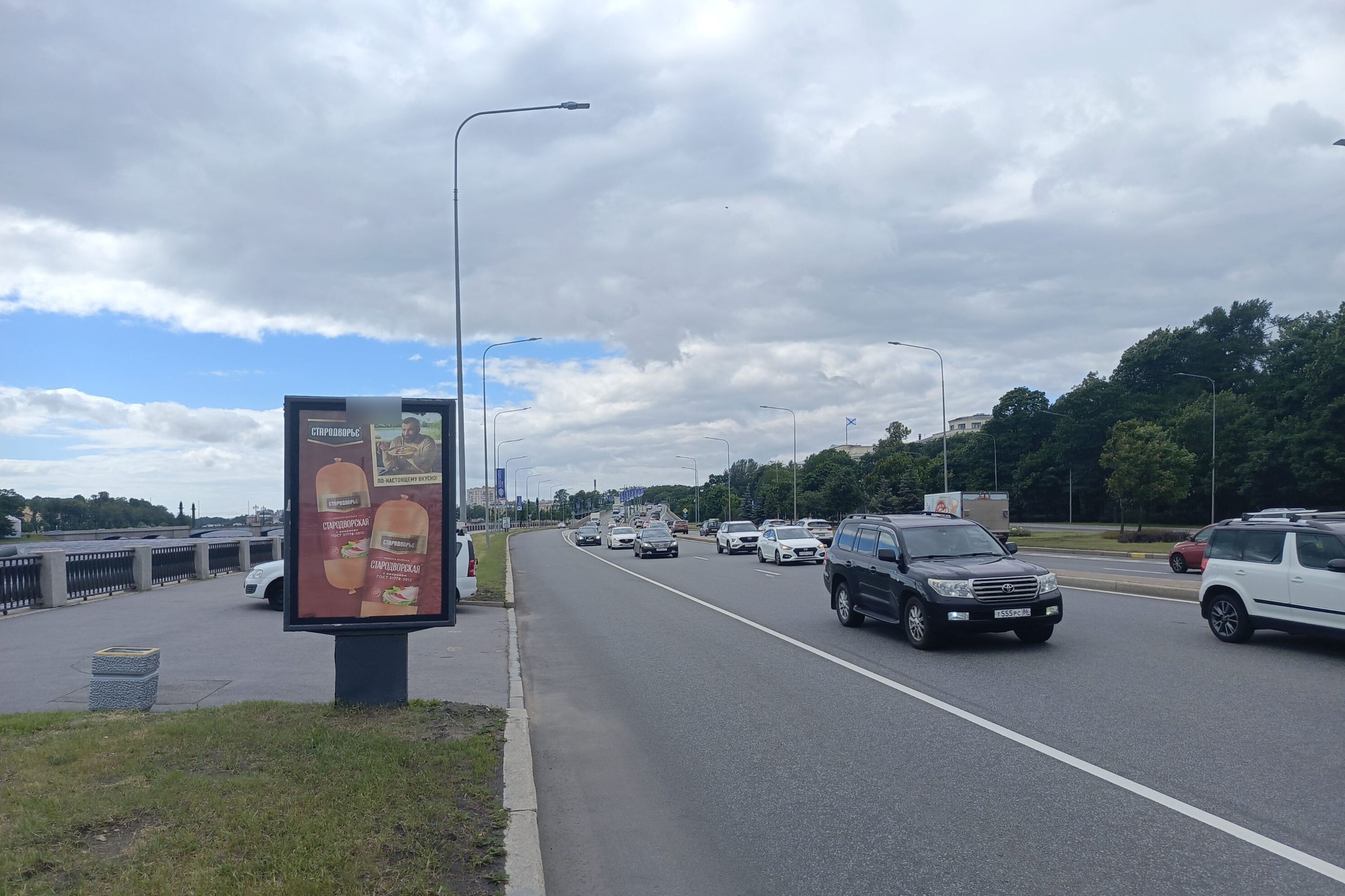 Фотография рекламного носителя, тип: Ситиформат 1.8x1.2, адрес: Ушаковская наб., д.9, Санкт-Петербург, Россия. Сторона Б №768073