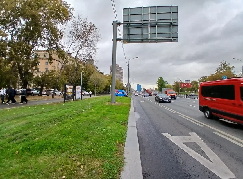 Фотография рекламного носителя, тип: Афиша 1.75x1.8, адрес: Дмитровское ш., д.7, поз.5, стенд 2, Москва, Россия. Сторона A №886721