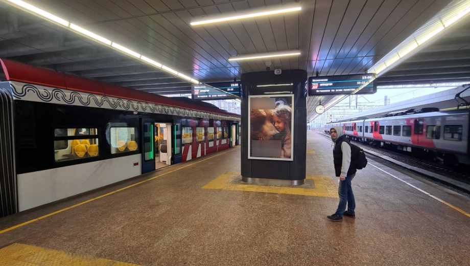 Фотография рекламного носителя, тип: Постер/баннер, адрес: ЖД вокзал «Станция Зеленоград-Крюково МЦД-3», Привокзальная пл., стр.2, Москва, Россия. Сторона/вариант А №1327083