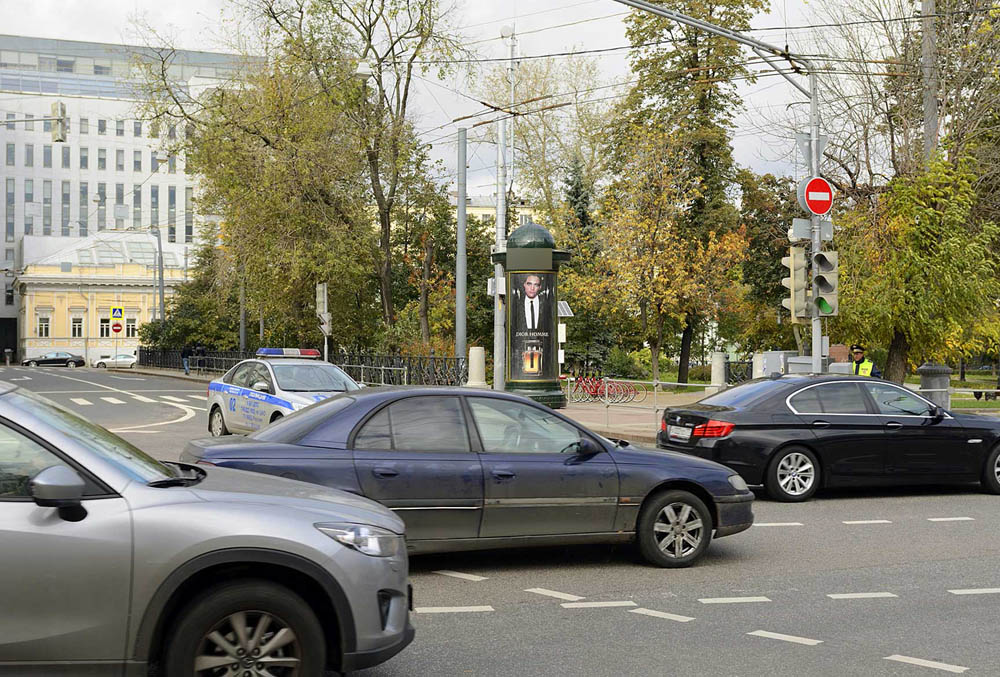 Фотография рекламного носителя, тип: Пиллар 3x1.4, адрес: Нарышкинский пр-зд. Х Страстной б-р., Москва, Россия. Сторона A №16373