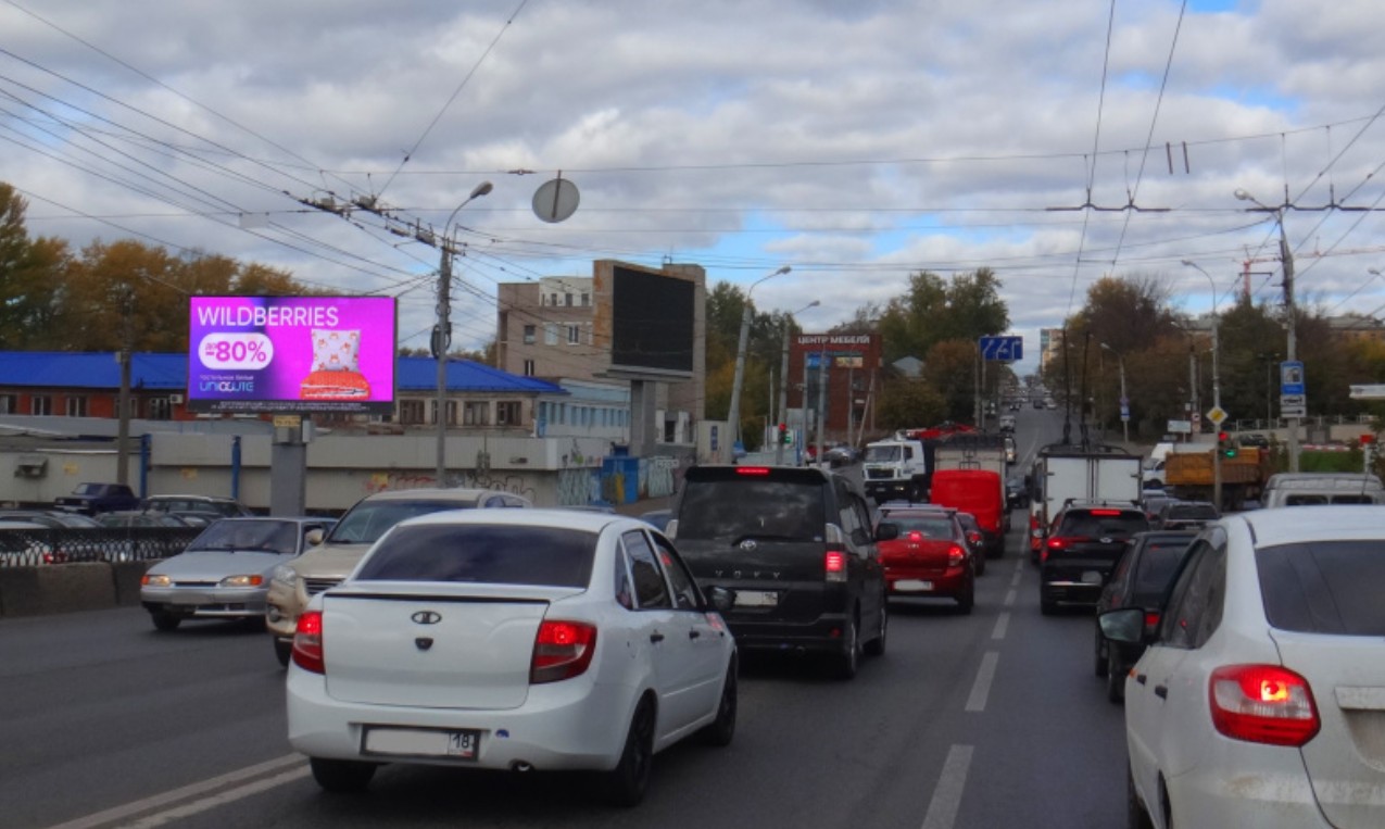 Фотография рекламного носителя, тип: Билборд 3x6, адрес: Максима Горького ул., р. Иж, Ижевск, Республика Удмуртия, Россия. Сторона A1-A10 №1427502