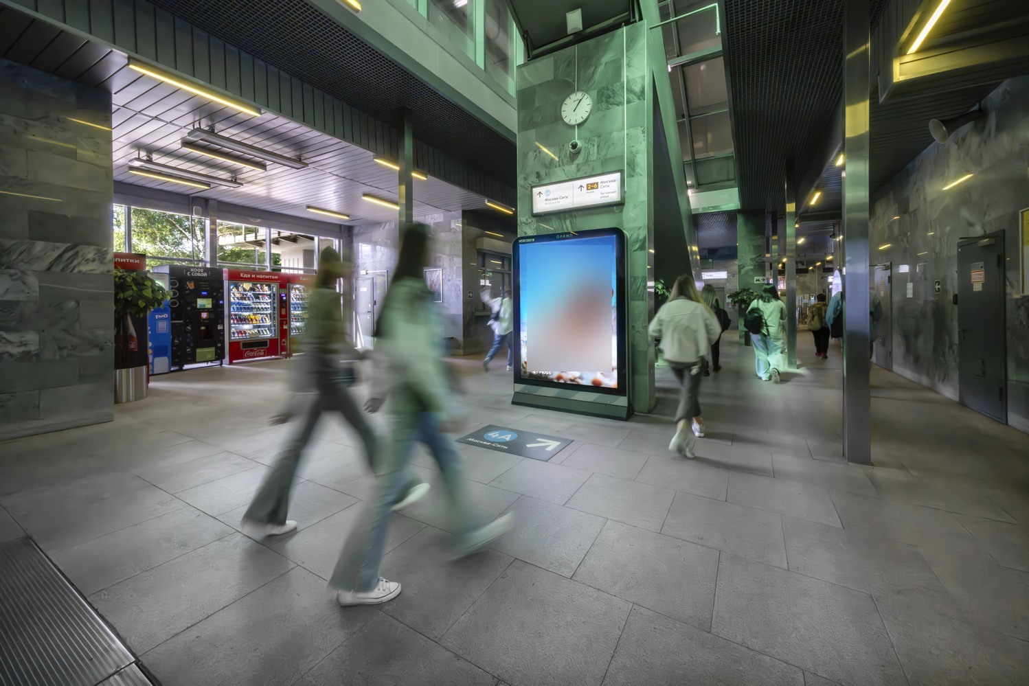 Фотография рекламного носителя, тип: Видеоэкран, адрес: Станция метро «Деловой Центр», линия Московское Центральное Кольцо, Москва, Россия. Сторона/вариант A №698071