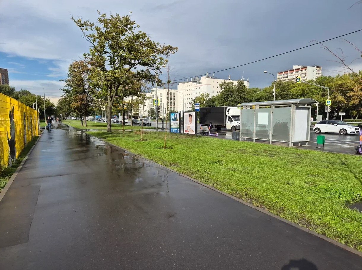 Фотография рекламного носителя, тип: Афиша 1.75x1.8, адрес: Профсоюзная ул., д.116, корп.1, стенд 1, Москва, Россия. Сторона B №1350036