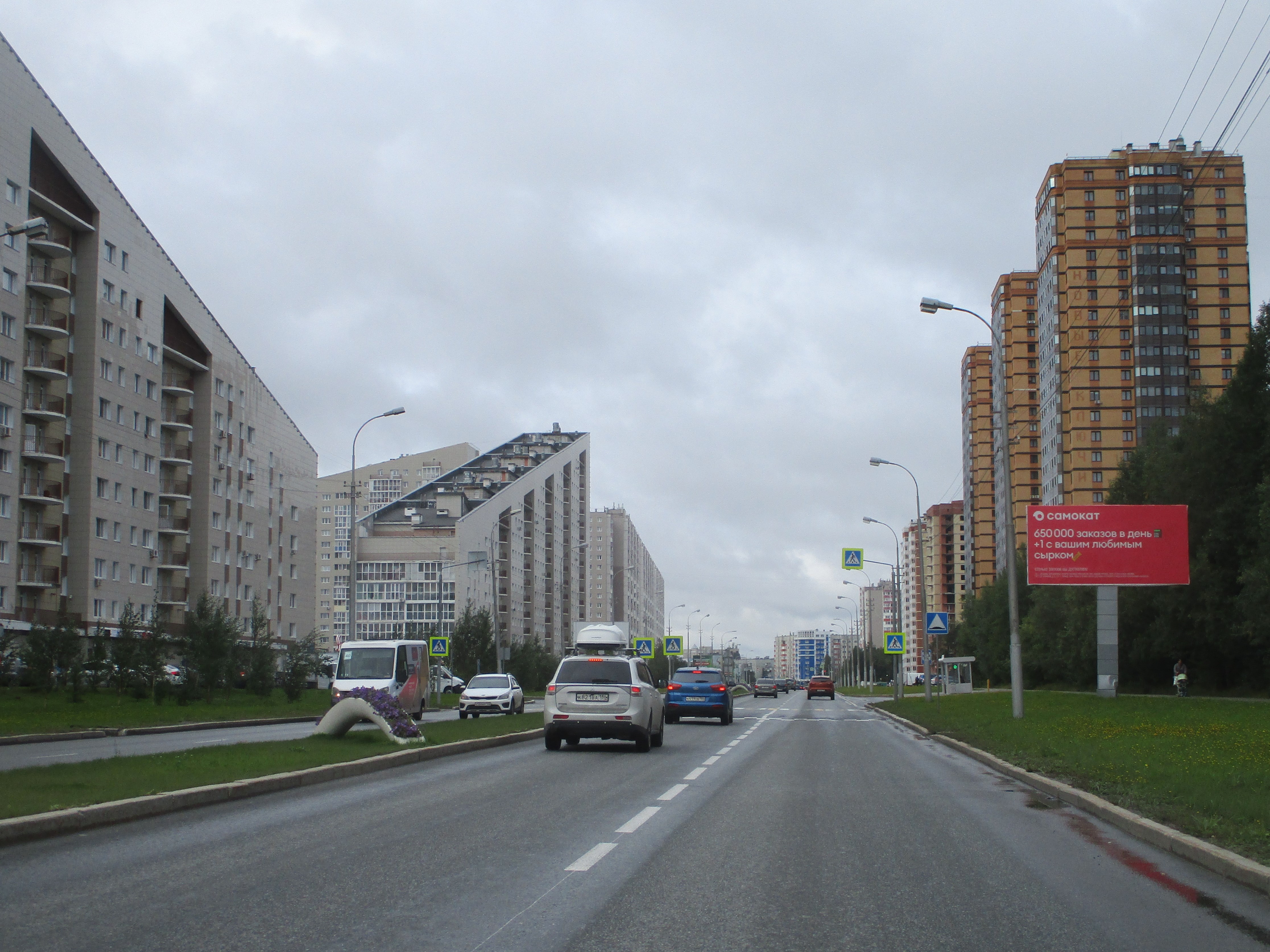 Фотография рекламного носителя, тип: Билборд 3x6, адрес: Крылова ул., д.34, Сургут, Ханты-Мансийский автономный округ – Югра, Россия. Сторона А №936972