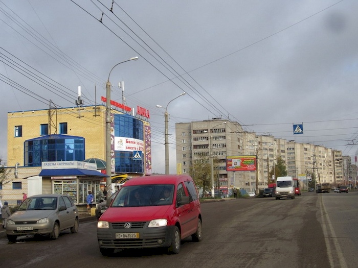 Фотография рекламного носителя, тип: Билборд 3x6, адрес: Строителей пр-т., д.5, Киров, Кировская область, Россия. Сторона B1-B3 №160658