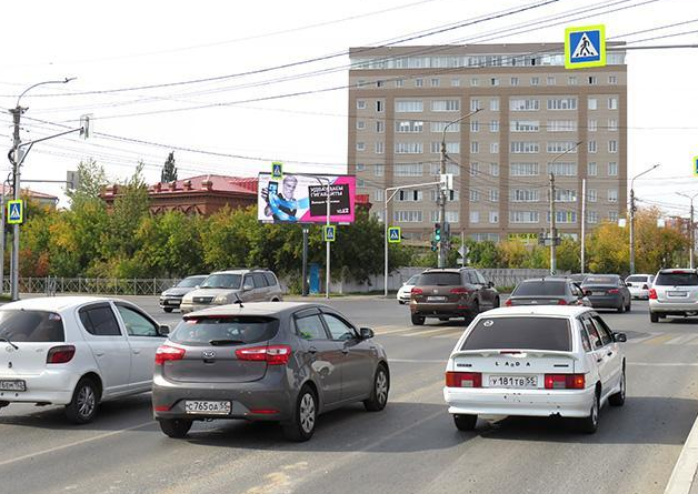 Фотография рекламного носителя, тип: Билборд 3x6, адрес: Гусарова ул. Х Косарева ул., д.117, Омск, Омская область, Россия. Сторона Bh1-Bh10 №645476
