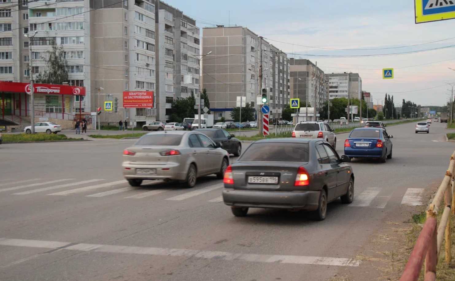 Фотография рекламного носителя, тип: Билборд 3x6, адрес: Суворова ул., д.38, Каменск-Уральский, Свердловская область, Россия. Сторона В №1335254