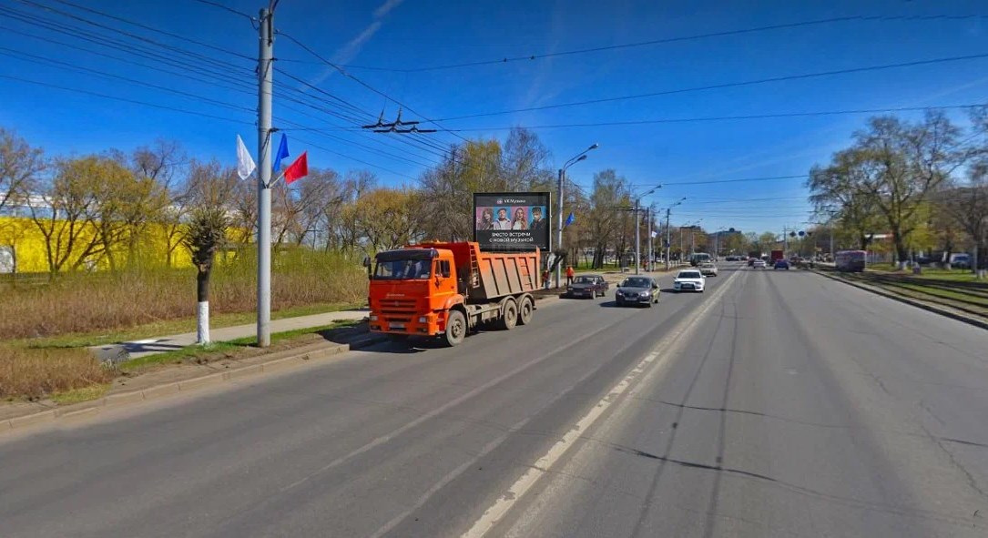 Фотография рекламного носителя, тип: Ситиборд 2.7x3.7, адрес: Коминтерна ул., д.11, Нижний Новгород, Нижегородская область, Россия. Сторона B1-B5 №1338104