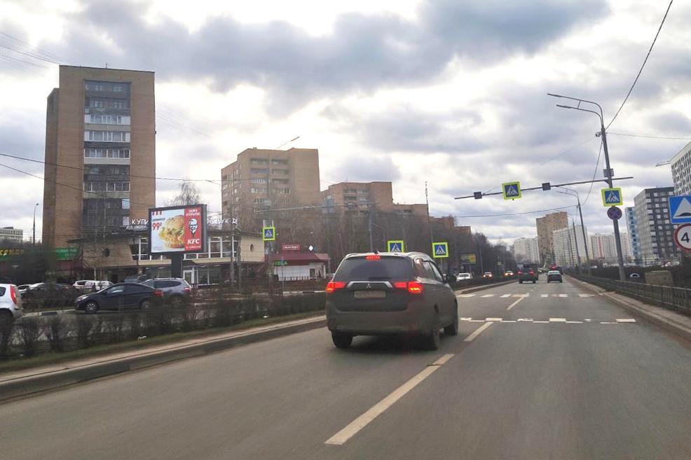 Фотография рекламного носителя, тип: Ситиборд 2.7x3.7, адрес: Юбилейная ул., д. 3, корп.1, Мытищи, Московская область, Россия. Сторона Б №792002