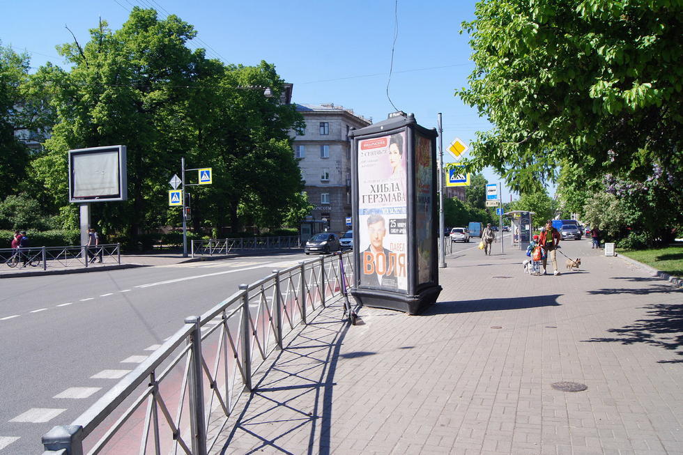 Фотография рекламного носителя, тип: Пиллар 3x1.4, адрес: Левашовский пр-т. Х Чкаловский пр-т., д.27, Санкт-Петербург, Россия. Сторона А №144234
