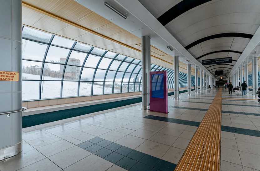 Фотография рекламного носителя, тип: Видеоэкран, адрес: Станция метро «Авиастроительная», Казань, Республика Татарстан, Россия. Сторона/вариант №1327245