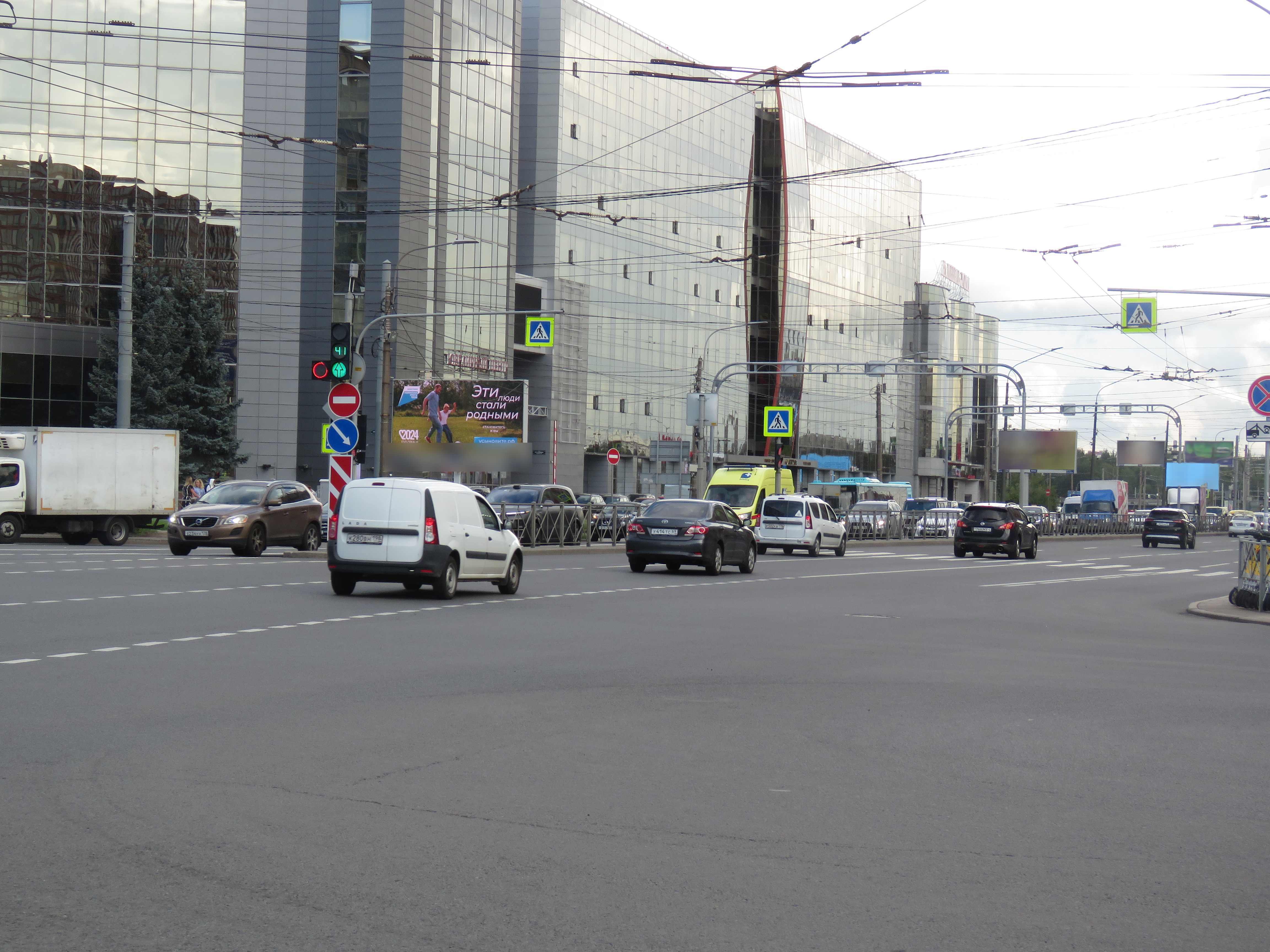 Фотография рекламного носителя, тип: Билборд 3x6, адрес: Заневский пр-т. Х Карла Фаберже ул., д.8 Х Энергетический пр-т., Санкт-Петербург, Россия. Сторона Б1 №719278