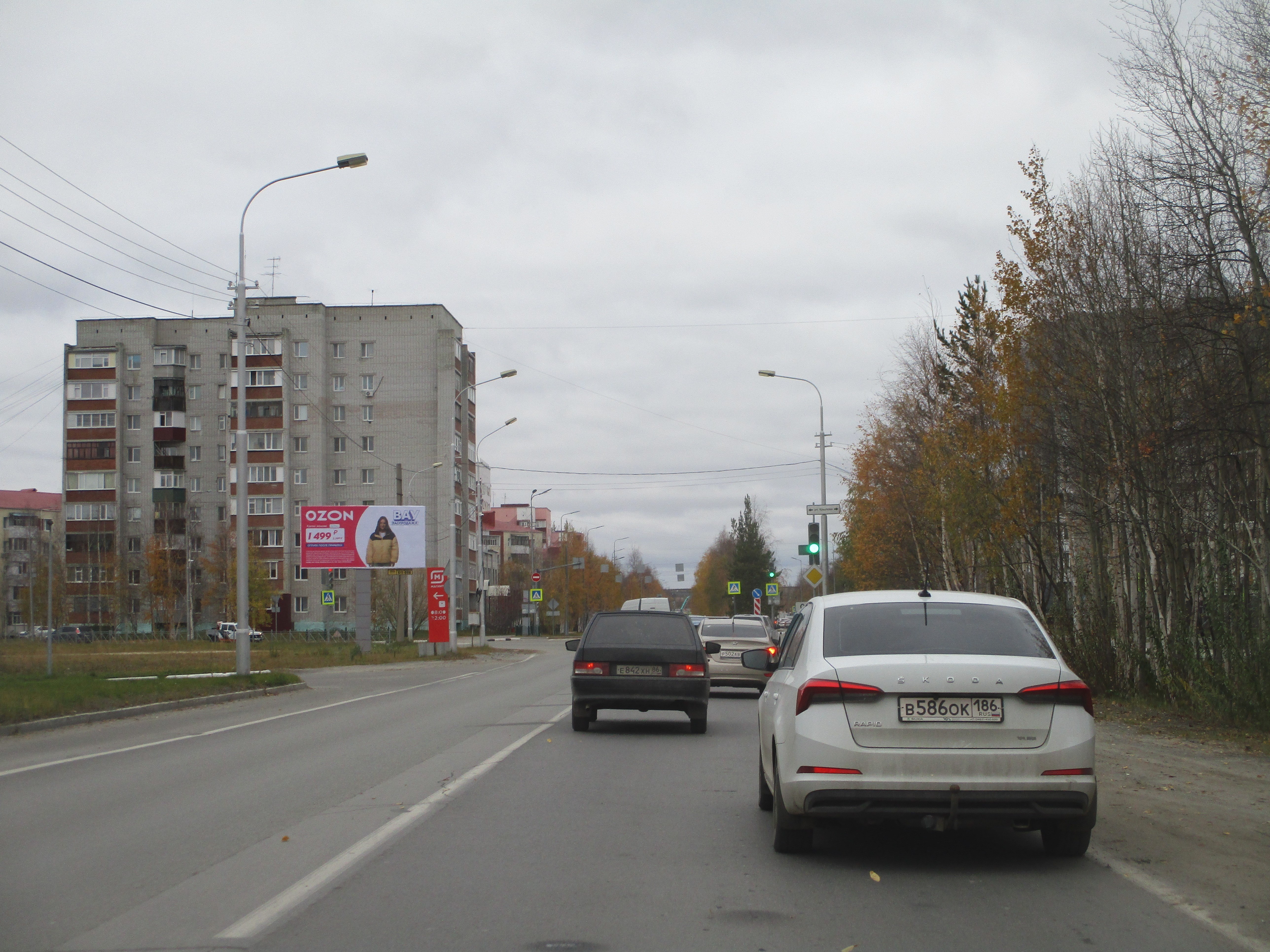 Фотография рекламного носителя, тип: Билборд 3x6, адрес: Крылова ул. Х Есенина ул., Сургут, Ханты-Мансийский автономный округ – Югра, Россия. Сторона Б №936971