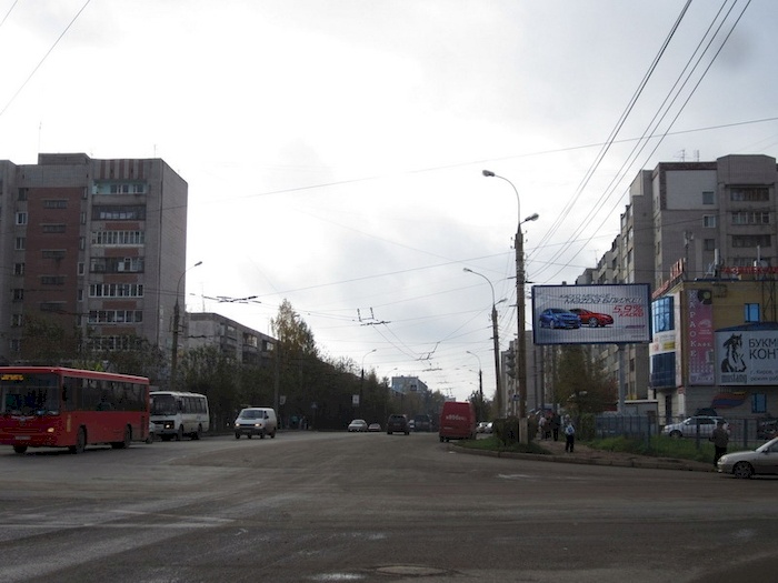 Фотография рекламного носителя, тип: Билборд 3x6, адрес: Строителей пр-т., д.5, Киров, Кировская область, Россия. Сторона A1-A3 №160655