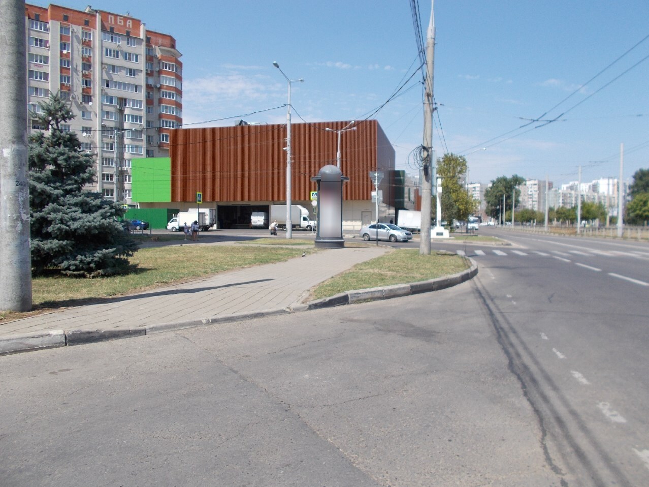 Фотография рекламного носителя, тип: Пиллар 3x1.4, адрес: 70-летия Октября ул., д.1/1, Краснодар, Краснодарский край, Россия. Сторона С №1337579