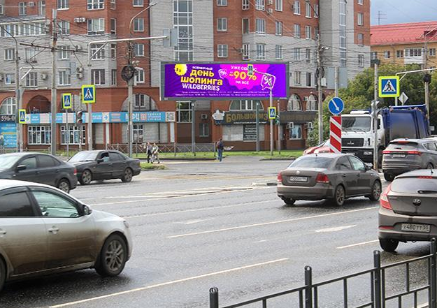 Фотография рекламного носителя, тип: Нестандартный билборд, адрес: Масленникова ул. Х Жукова ул., д.76, Омск, Омская область, Россия. Сторона Ah1-Ah8 №651074