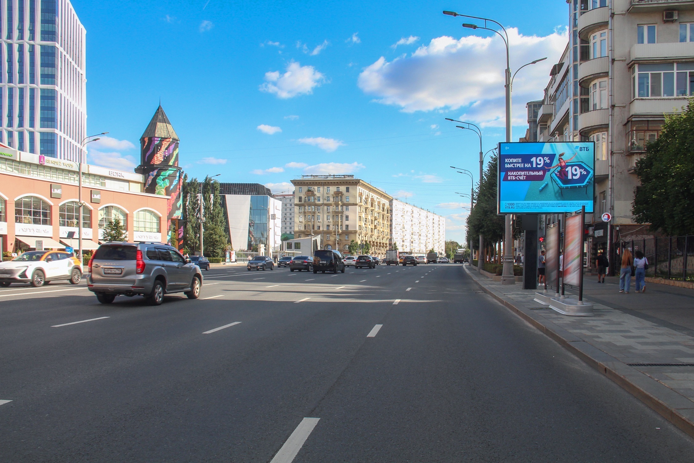 Фотография рекламного носителя, тип: Ситиборд 2.7x3.7, адрес: Земляной Вал ул., д.30, Москва, Россия. Сторона А1 №366457