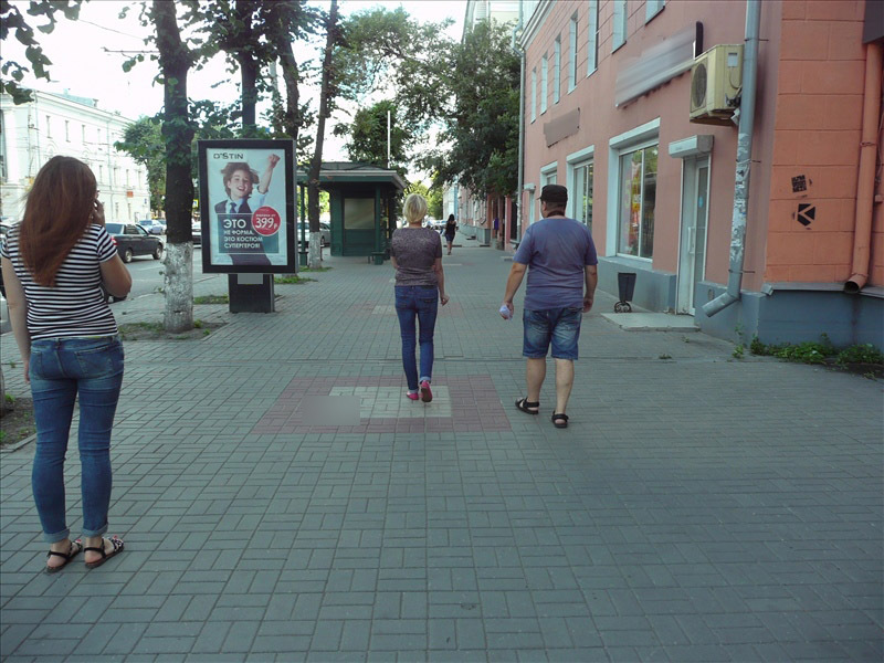 Фотография рекламного носителя, тип: Ситиформат 1.8x1.2, адрес: Революции пр-т., ост. Коммунаров, Воронеж, Воронежская область, Россия. Сторона А №112050