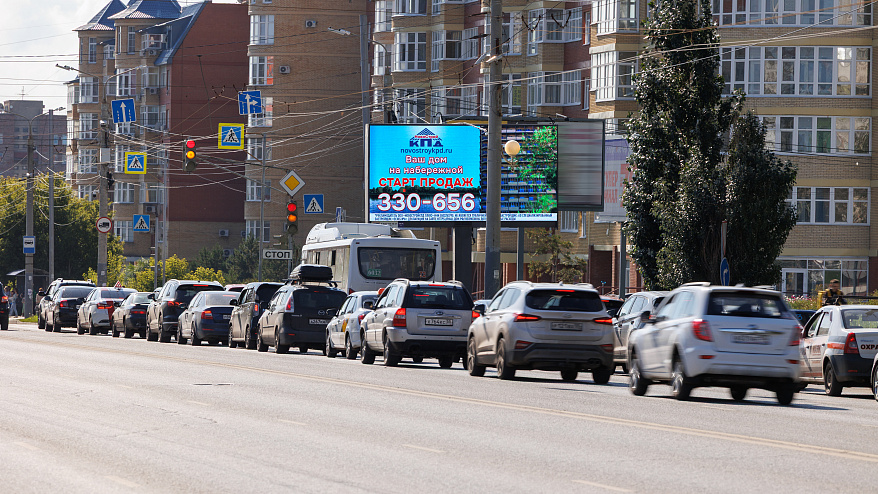 Фотография рекламного носителя, тип: Билборд 3x6, адрес: 10 лет Октября ул., д.105, Омск, Омская область, Россия. Сторона А1-А10 №1010005