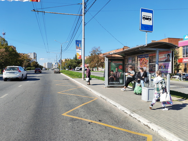 Фотография рекламного носителя, тип: Остановка 1.8x1.2, адрес: Генерала Попова ул., д.2, Калуга, Калужская область, Россия. Сторона А1-A5 №621595