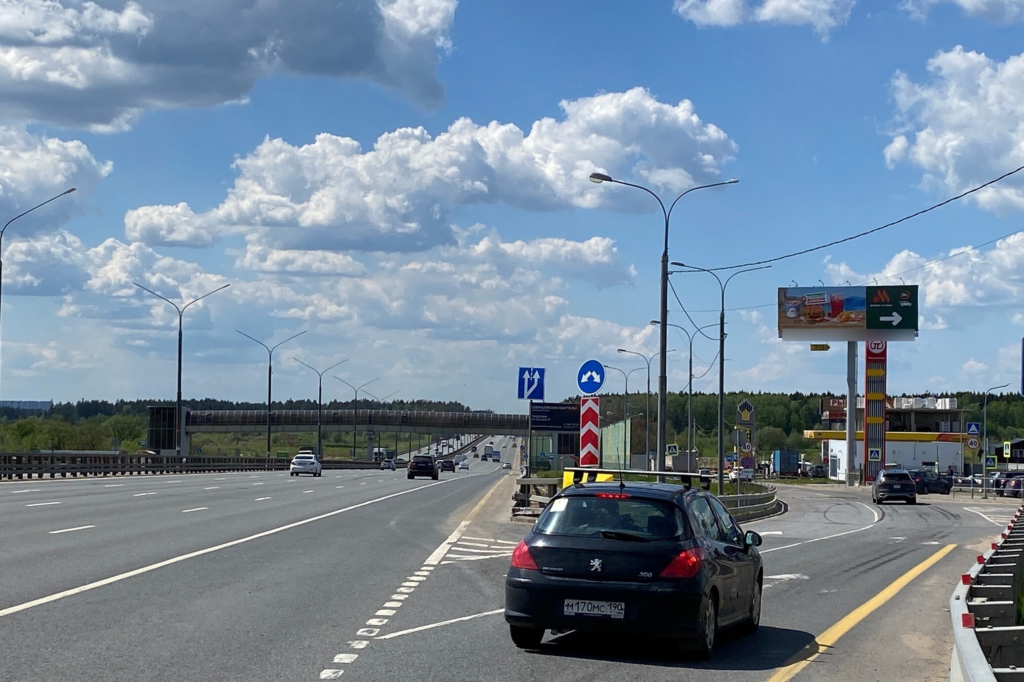 Фотография рекламного носителя, тип: Суперсайт 5x15, адрес: Минское ш., 35 550м, справа, Одинцово, Московская область, Россия. Сторона А №1006512