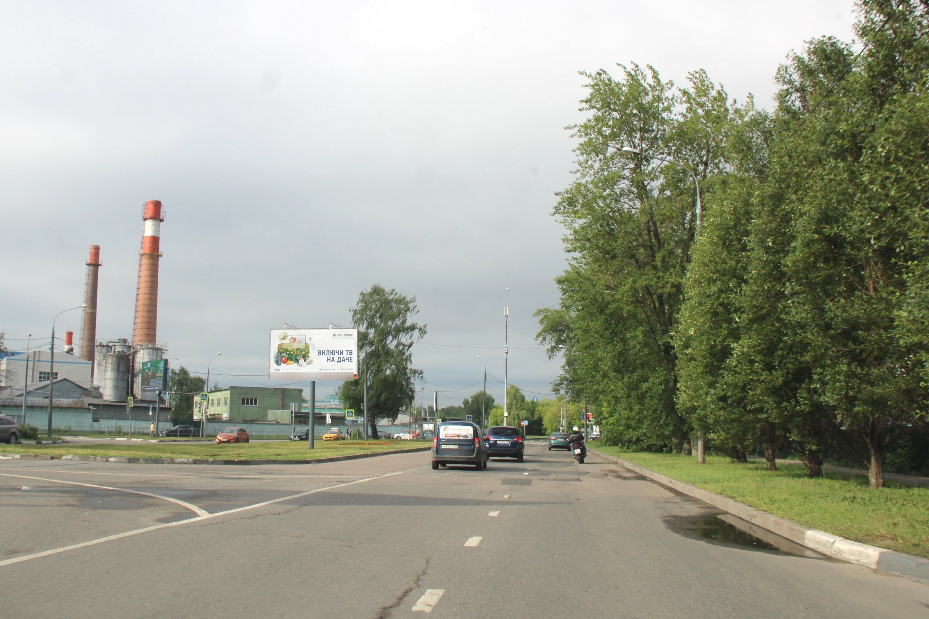 Фотография рекламного носителя, тип: Билборд 3x6, адрес: Коммунальная ул., д.8, Королев, Московская область, Россия. Сторона А2 №240885