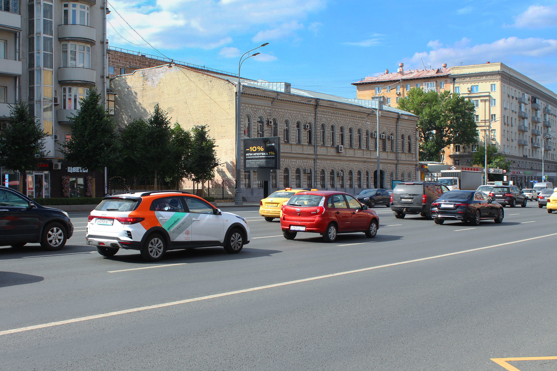 Фотография рекламного носителя, тип: Ситиборд 2.7x3.7, адрес: Земляной Вал ул., д.30, Москва, Россия. Сторона B1-B5 №366462