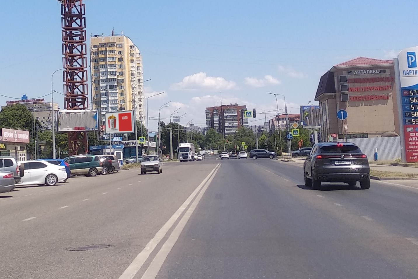 Фотография рекламного носителя, тип: Билборд 3x6, адрес: Симферопольская ул. Х Уральская ул., Краснодар, Краснодарский край, Россия. Сторона Б №1328567