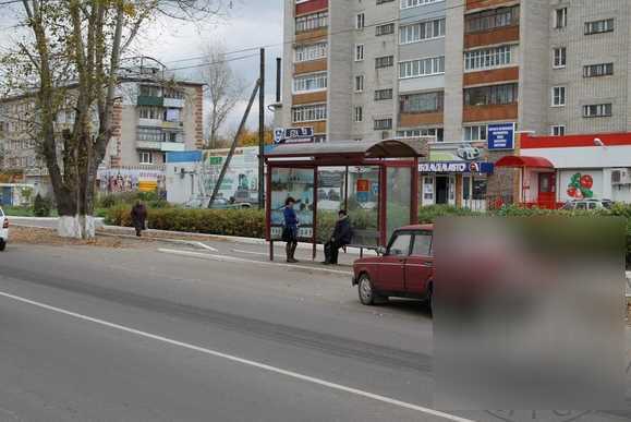 Фотография рекламного носителя, тип: Остановка 1.8x1.2, адрес: Владимирское ш., м-н «Спутник», Муром, Владимирская область, Россия. Сторона А №1335695