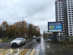 Фотография рекламного носителя, тип: Ситиборд 2.7x3.7, адрес: Радужная ул., д.1 Х Парковая ул., Москва, Россия. Сторона A1-A7 №816155